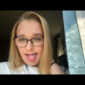 Meet your Posher, Hailey